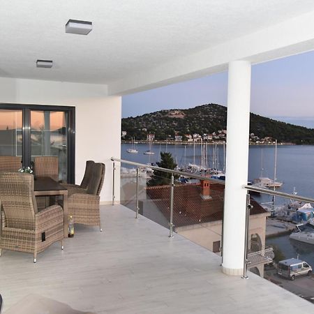 Villa Pina Tisno Eksteriør bilde