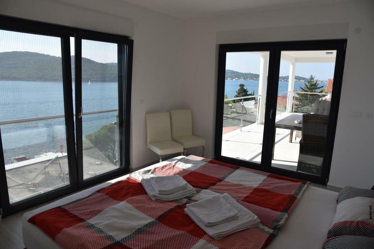 Villa Pina Tisno Eksteriør bilde