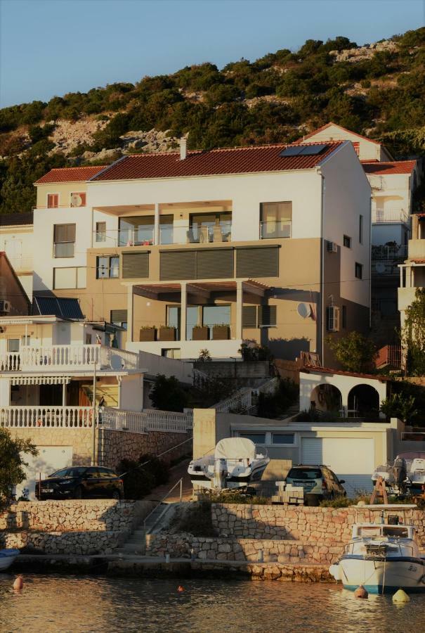 Villa Pina Tisno Eksteriør bilde