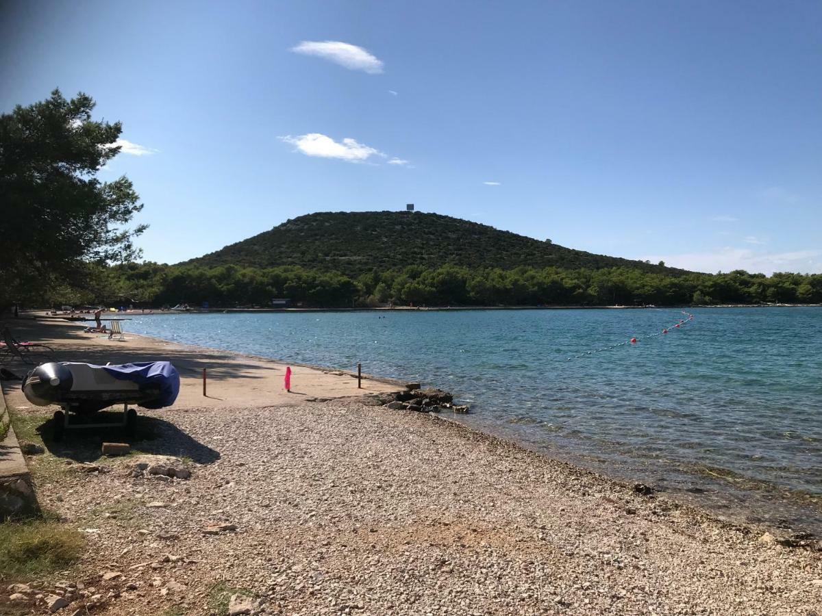 Villa Pina Tisno Eksteriør bilde