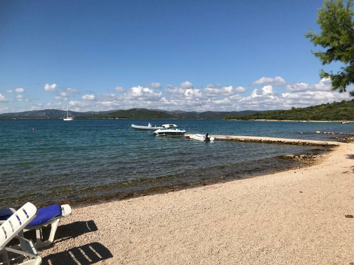 Villa Pina Tisno Eksteriør bilde